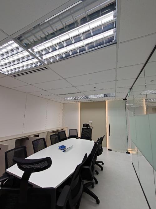 Contemporary Office at Shaw Centre