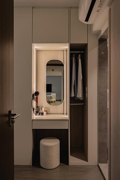 Modern Bedroom at Hougang Olive