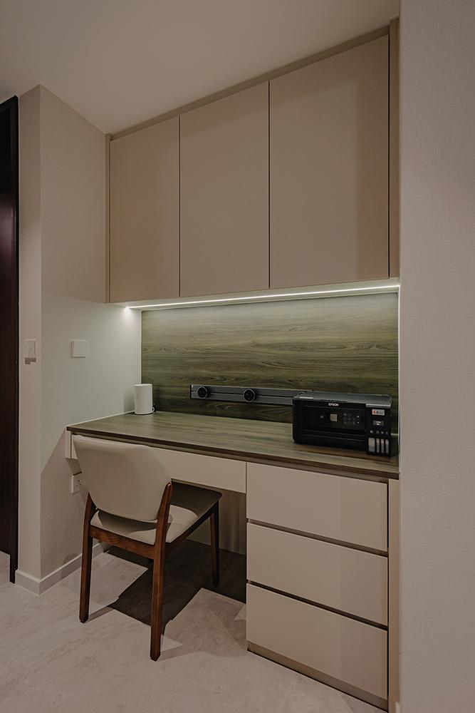 Modern Hallway with Storage Cabinets and Computer Table