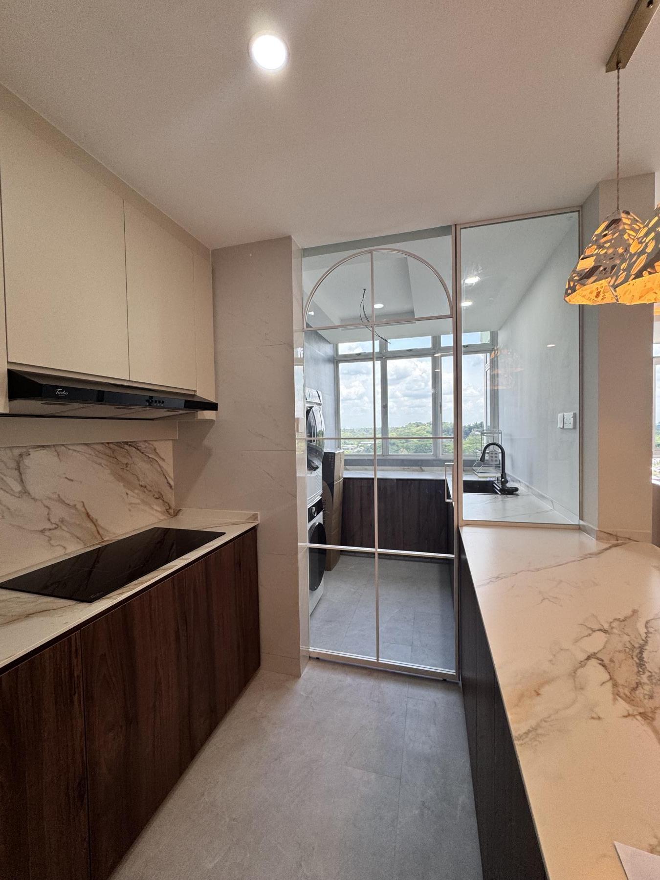 Contemporary Kitchen with Countertop and Vinyl Flooring