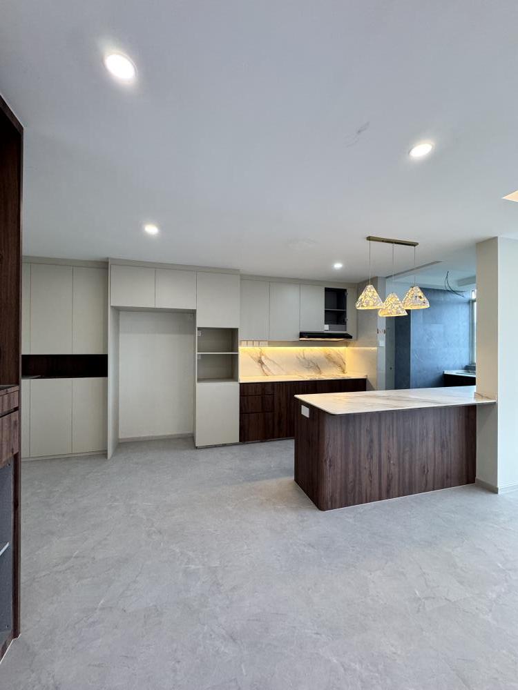 Sherwood Condominium
