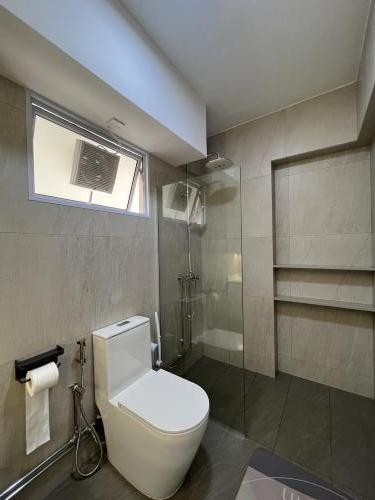 Minimalist Bathroom at Jurong West Central, EA