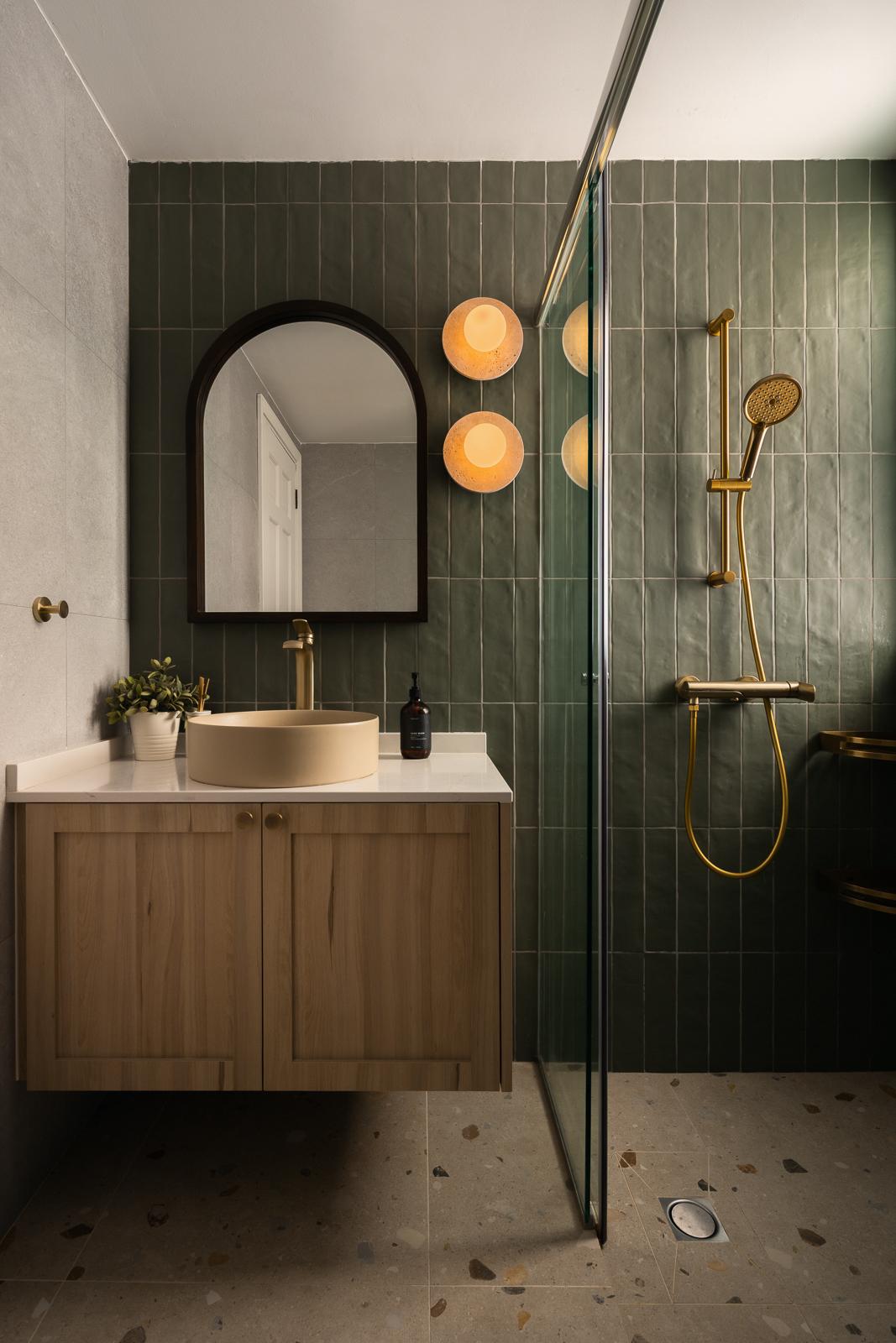 Country Bathroom with Homogeneous Tiles and Mirror