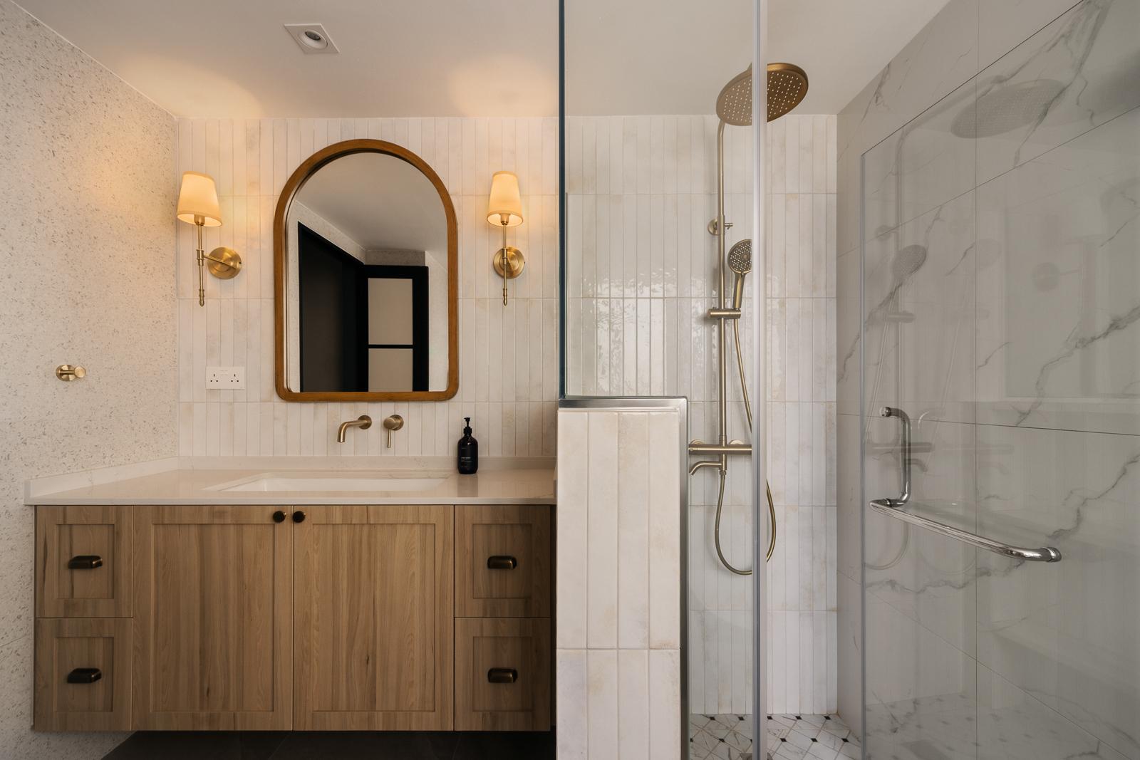 Country Bathroom with Homogeneous Tiles and Mirror