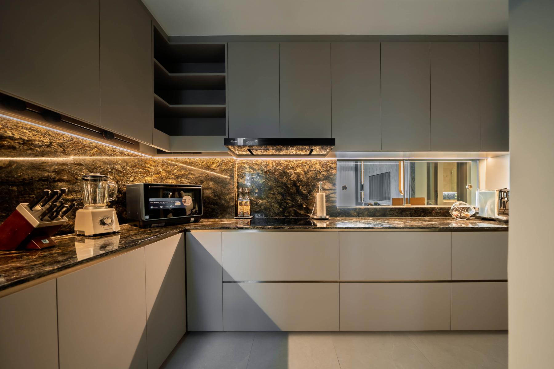 Modern Kitchen with Countertop and Breakfast Counter