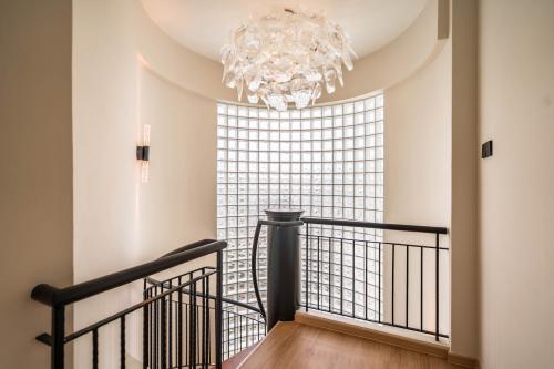 Contemporary Hallway at Woodland Crescent