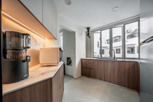 Contemporary Kitchen at Woodland Crescent