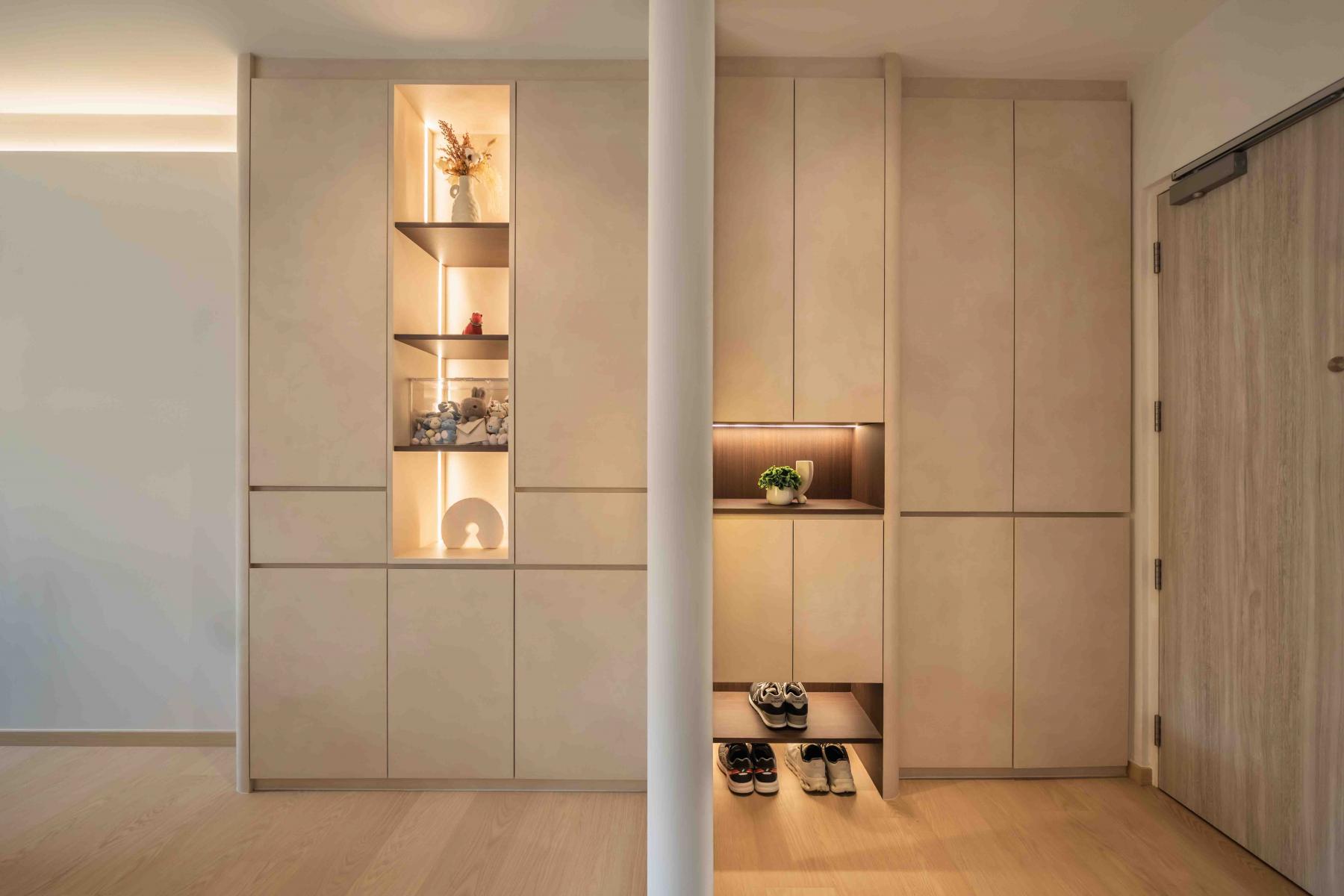 Contemporary Entryway with Mirror and Seating Bench