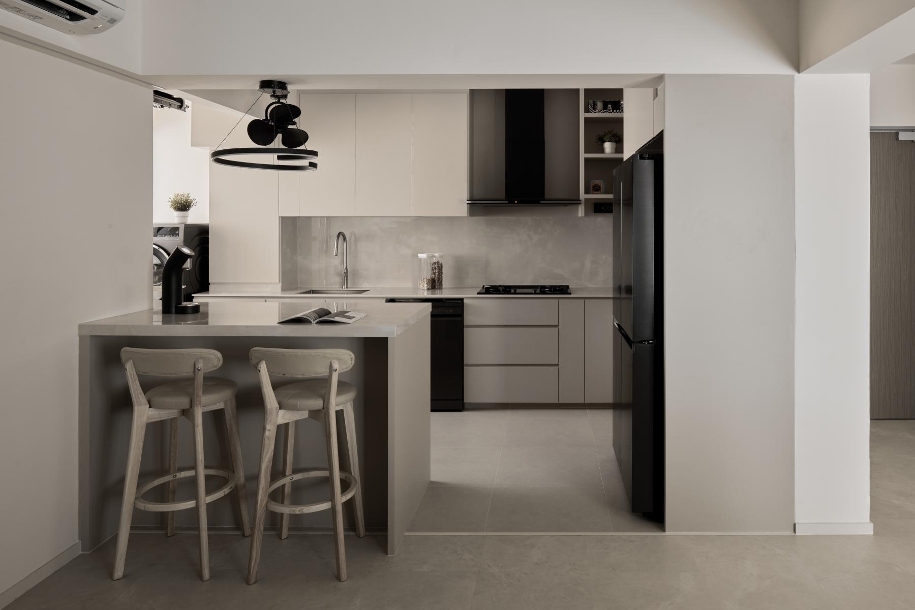 Contemporary Kitchen with Countertop and Open Kitchen