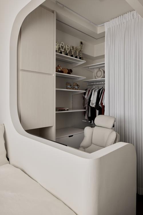 Contemporary Bedroom at Toa Payoh Ridge