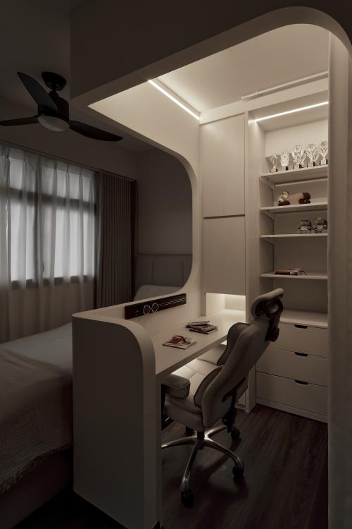 Contemporary Bedroom at Toa Payoh Ridge