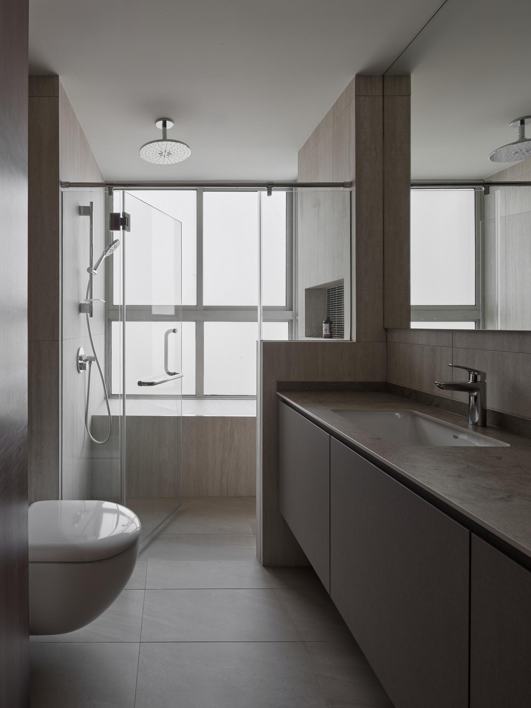 Contemporary Bathroom with Mirror and Rainshower