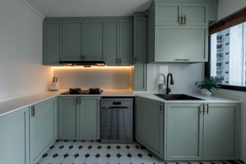 Modern Kitchen at Jurong West St 42