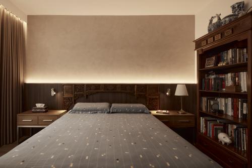 Asian Bedroom at Changi Rise