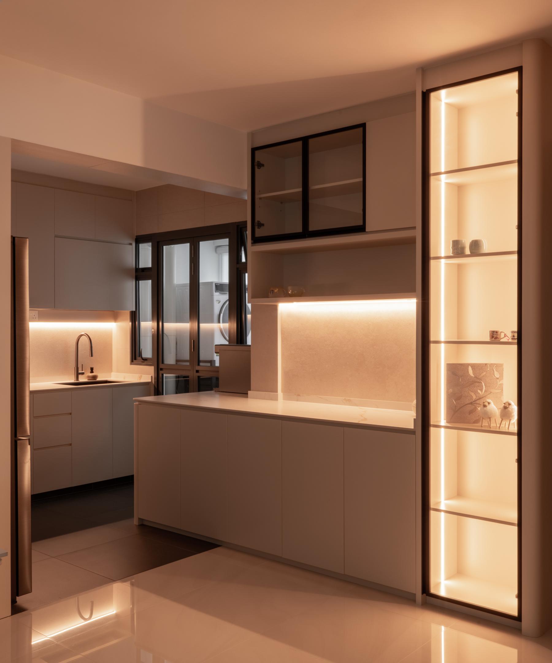 Modern Kitchen with Kitchen Tap and Kitchen Cabinets