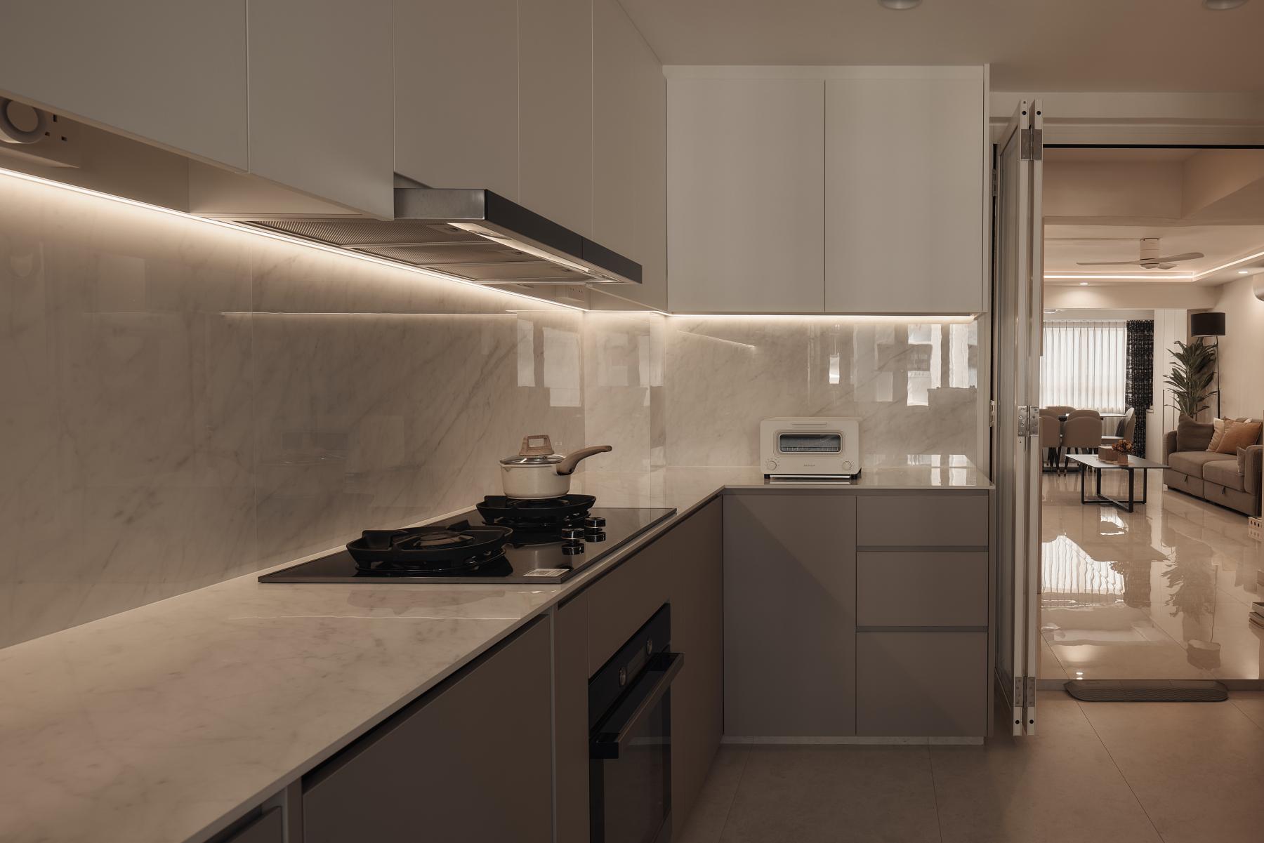 Modern Kitchen with Kitchen Tap and Kitchen Cabinets