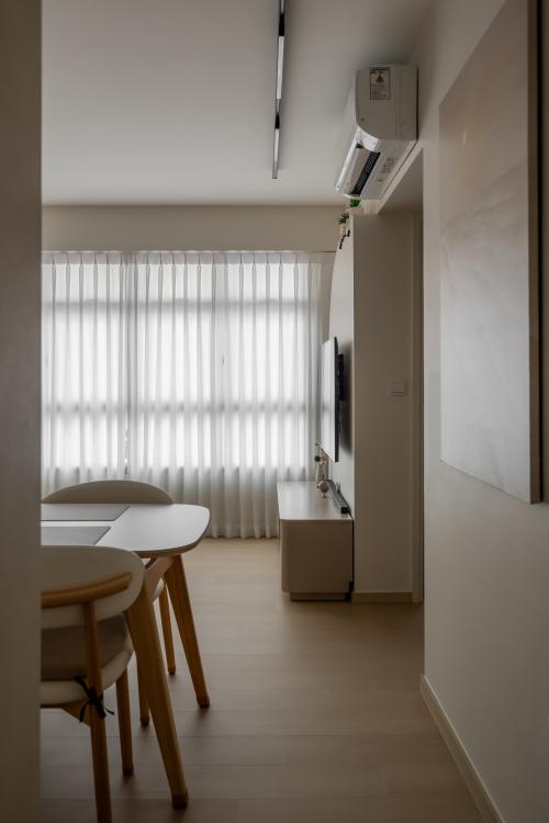 Minimalist Hallway at 441C Bukit Batok West Ave 8