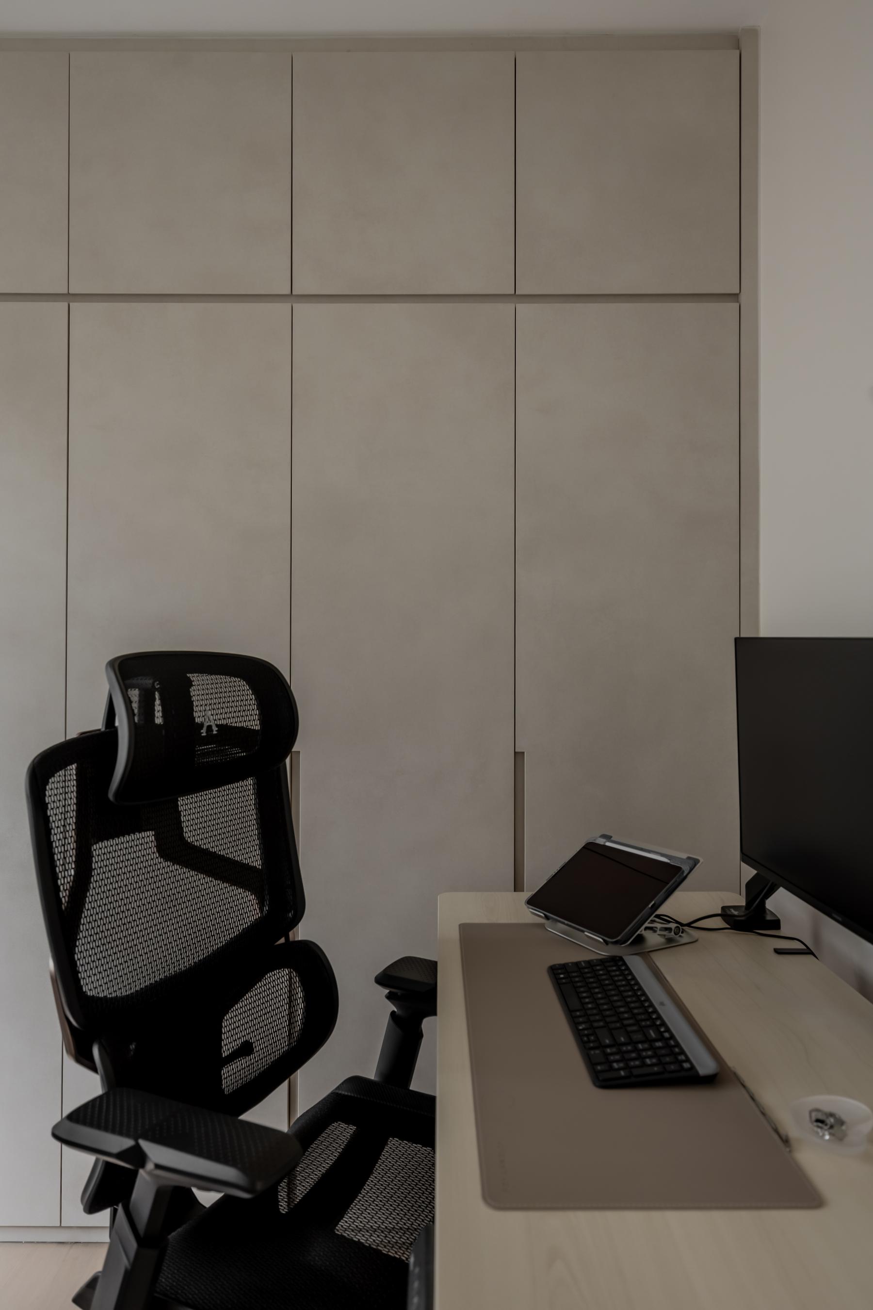 Minimalist Bedroom with Wardrobe and Flooring