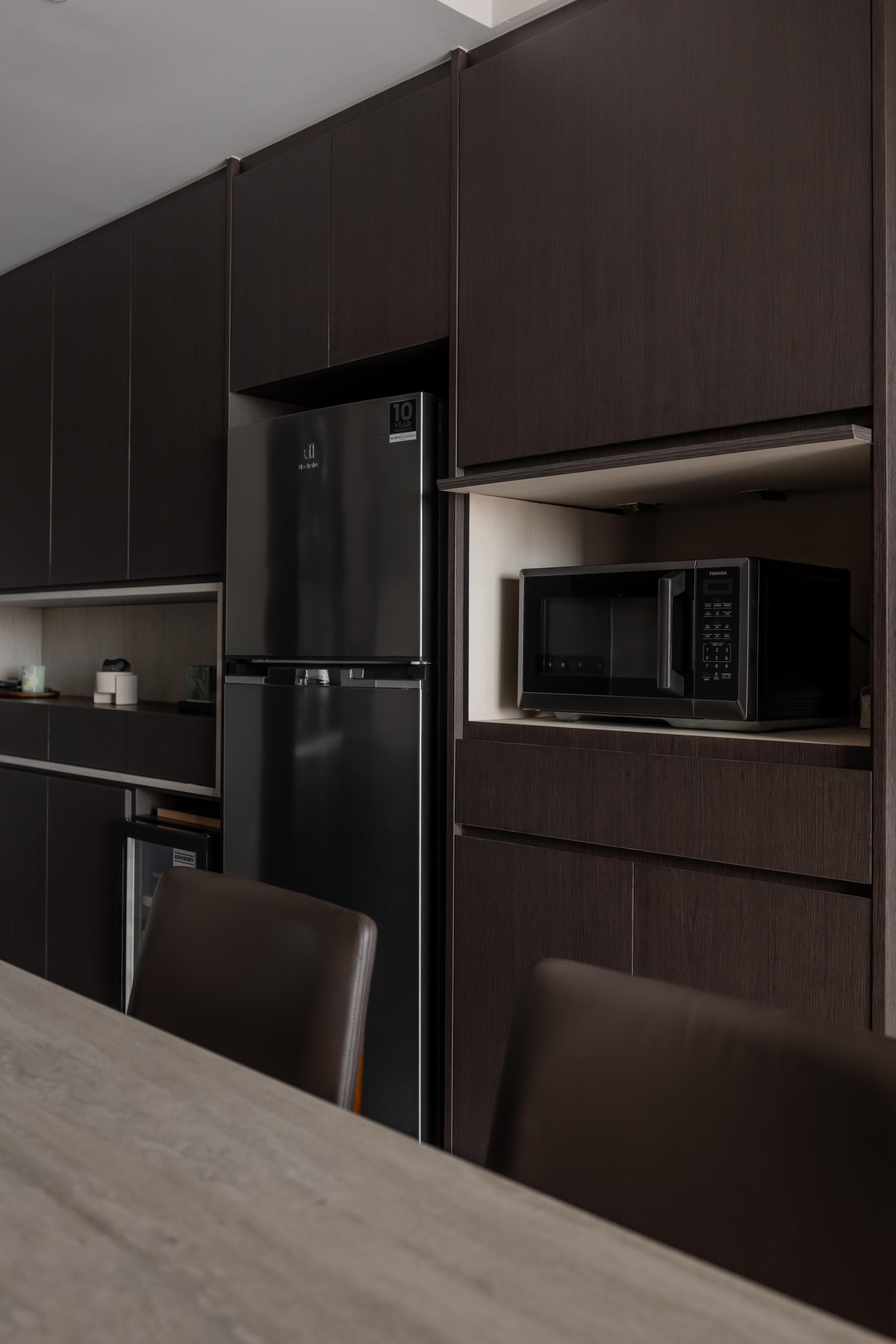 Contemporary Dining Room with Dining Table and Kitchen Accessories