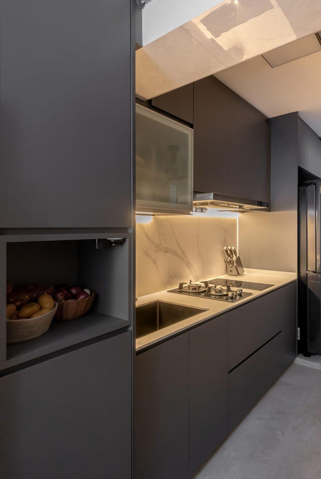 Contemporary Kitchen with Countertop and Homogeneous Tiles