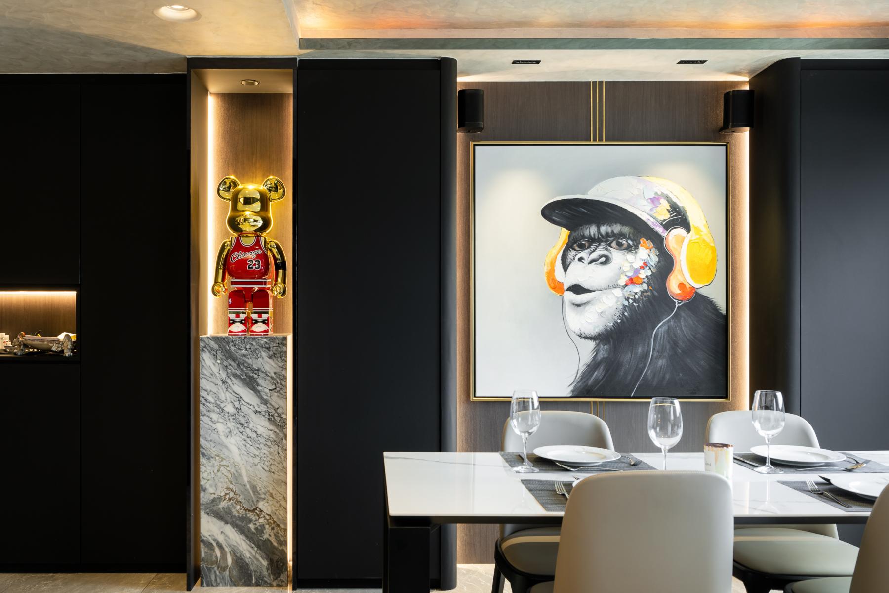Modern Dining Room with Cove Lighting and Dining Table