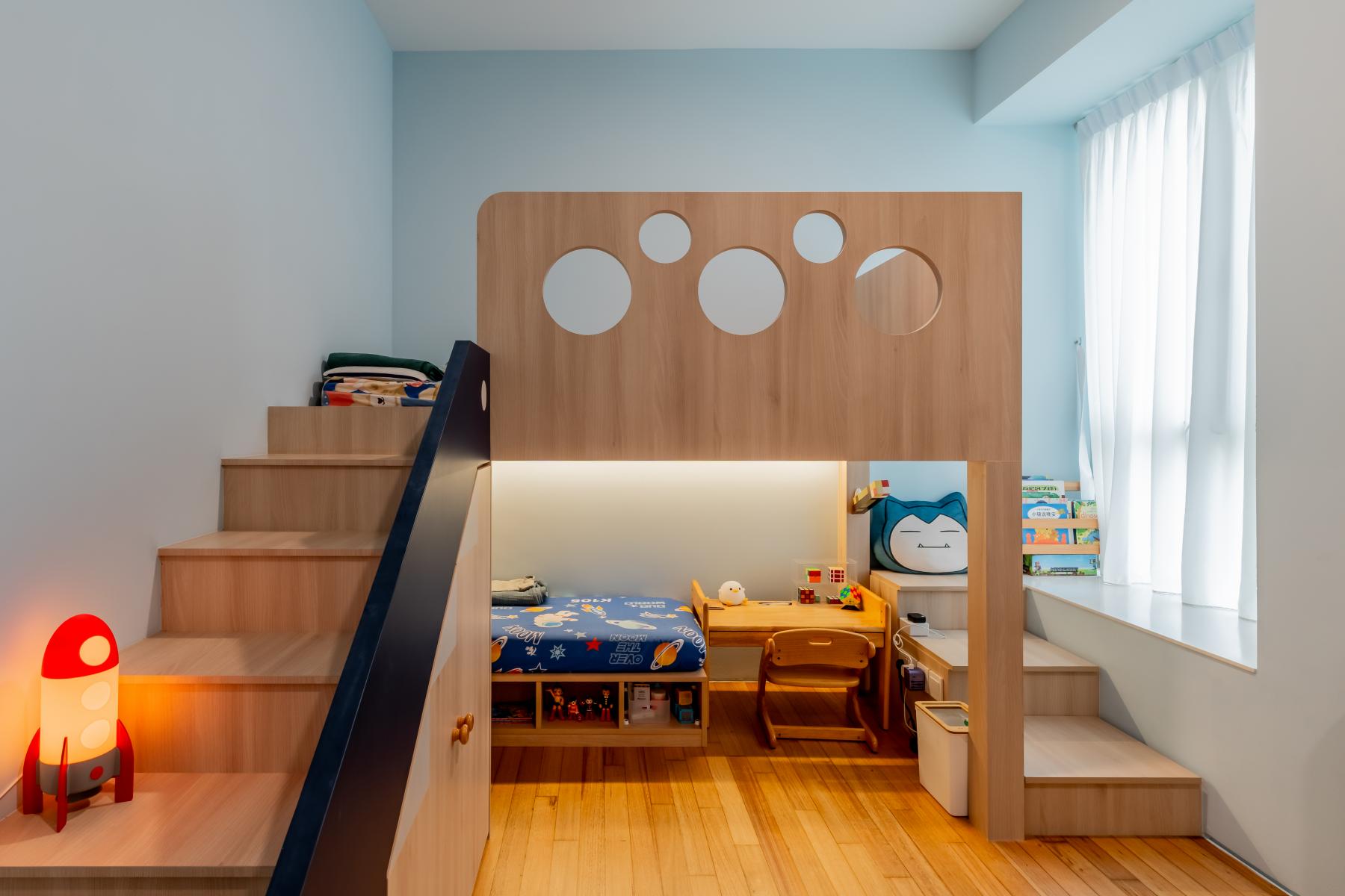 Modern Bedroom with Platform Bed and Built-in Bed