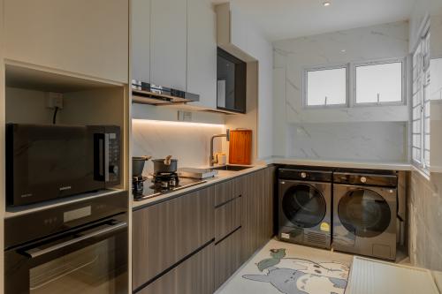 Contemporary Kitchen at cck