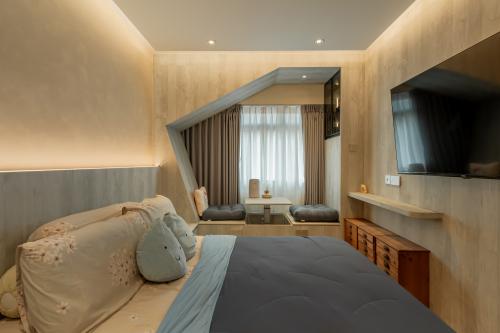 Contemporary Bedroom at cck