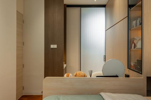 Minimalist Bathroom at Seletar Park