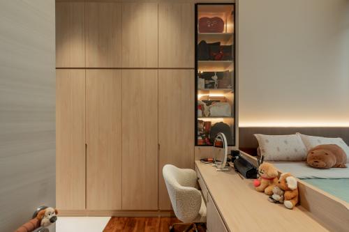 Minimalist Bedroom at Seletar Park