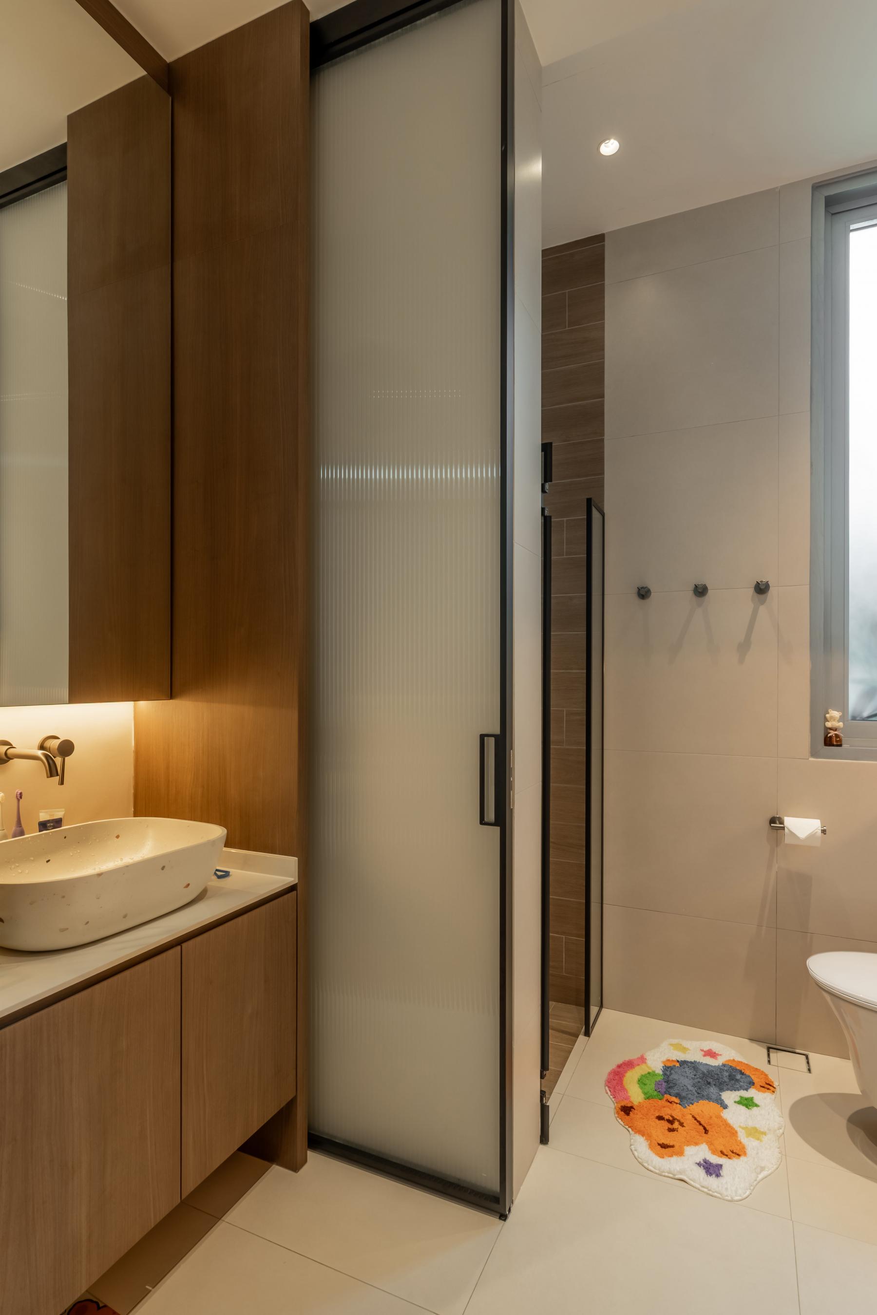 Minimalist Bathroom with Countertop and Mirror