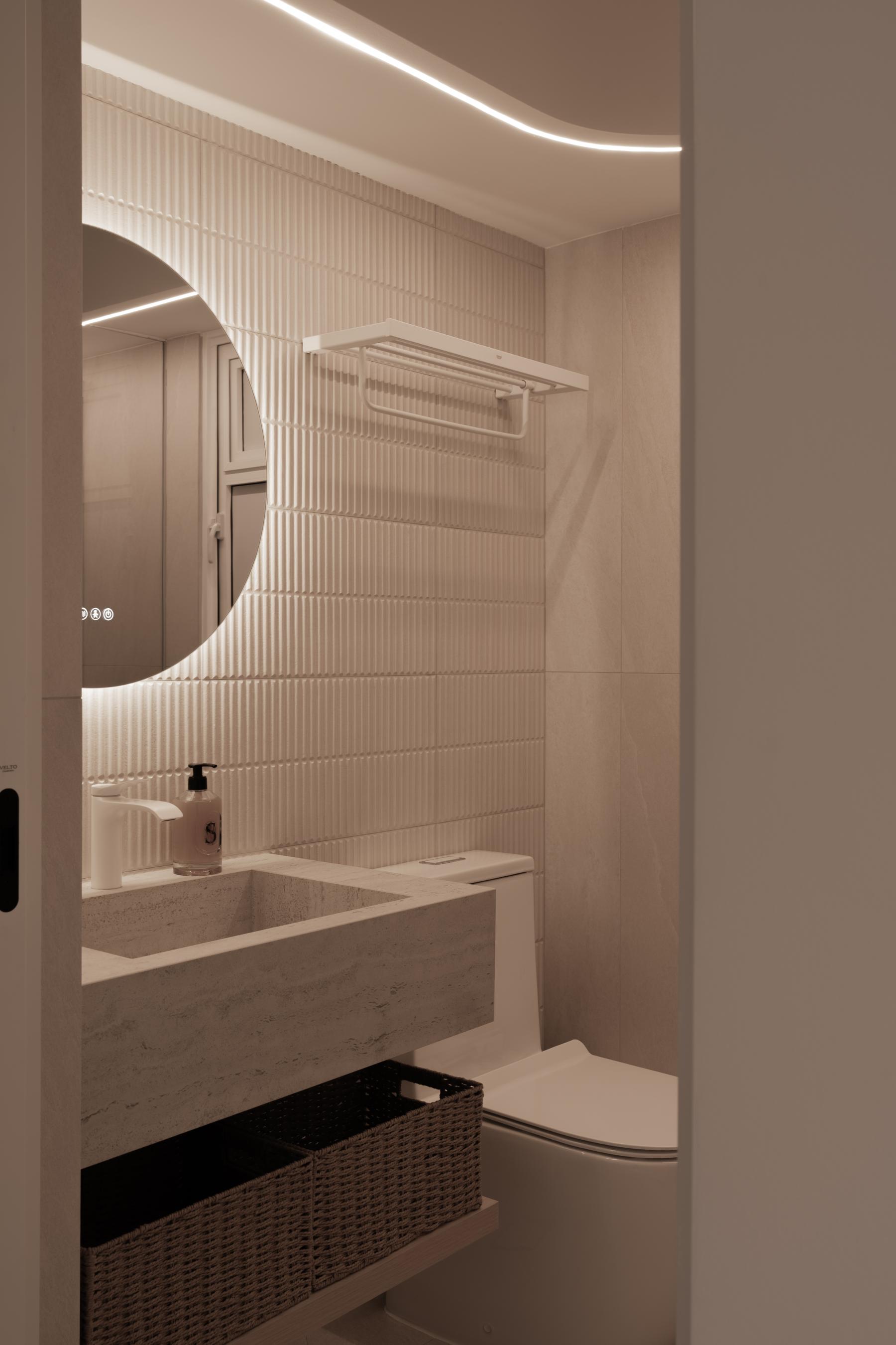 Minimalist Bathroom with Countertop and Showers