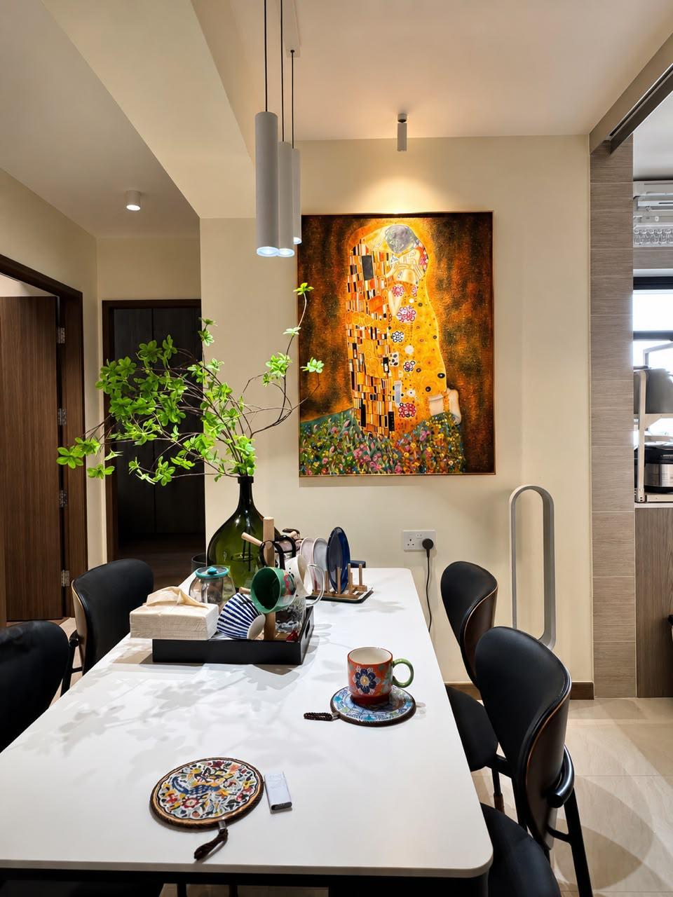 Modern Dining Room with Dining Table and Dining Chairs