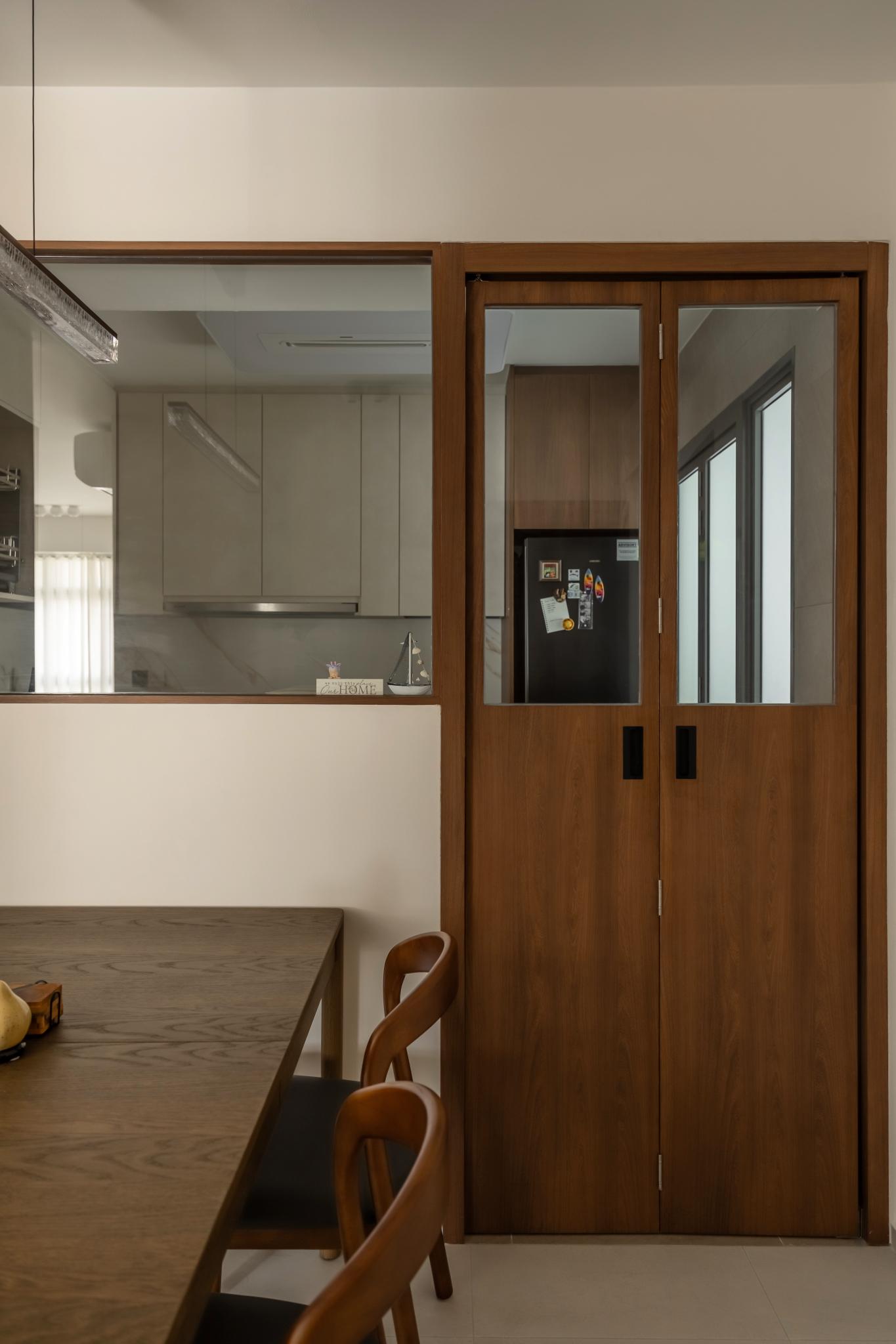 Scandinavian Dining Room with Dining Table and Dining Chairs
