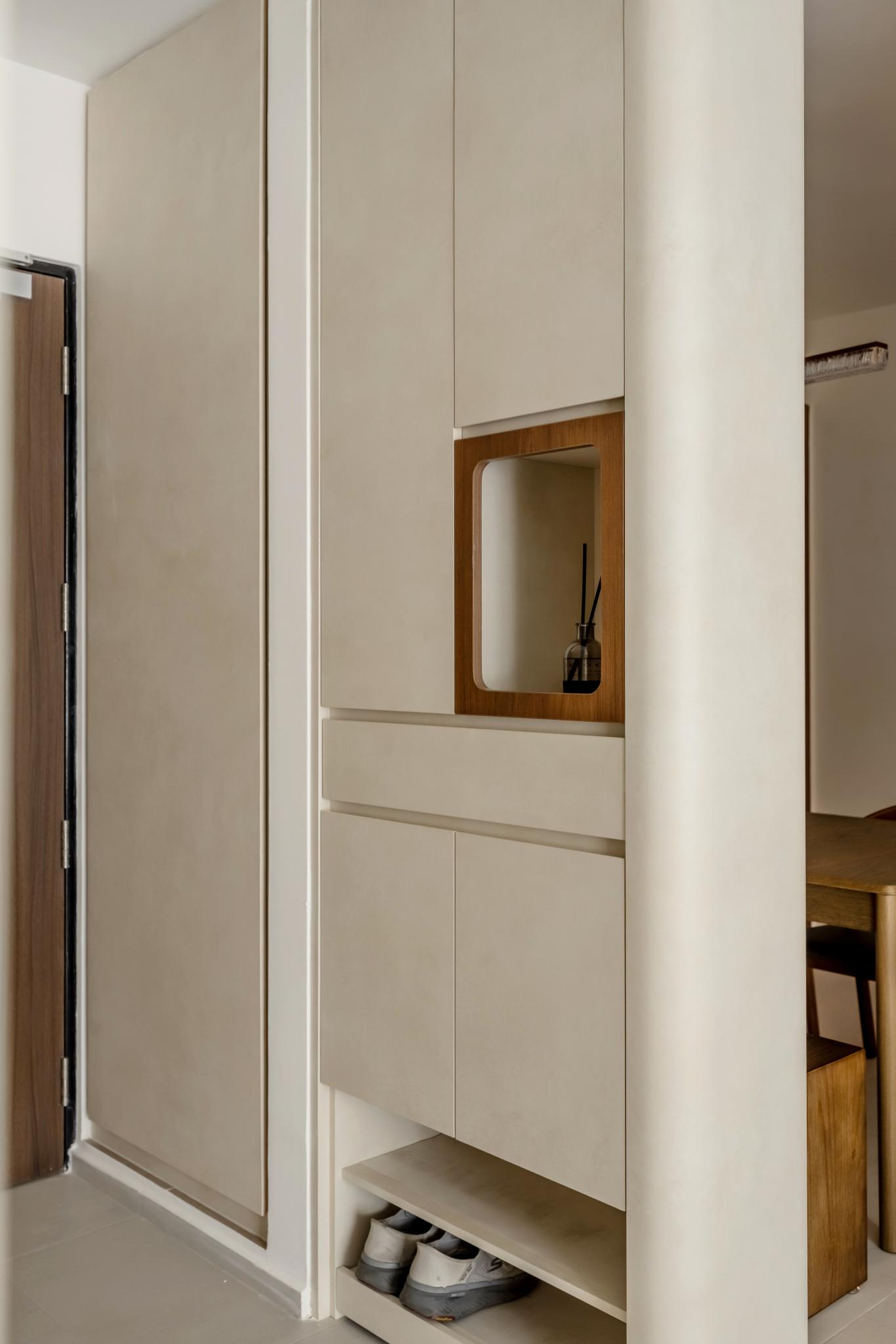 Scandinavian Entryway with Shoe Rack and Small Storage