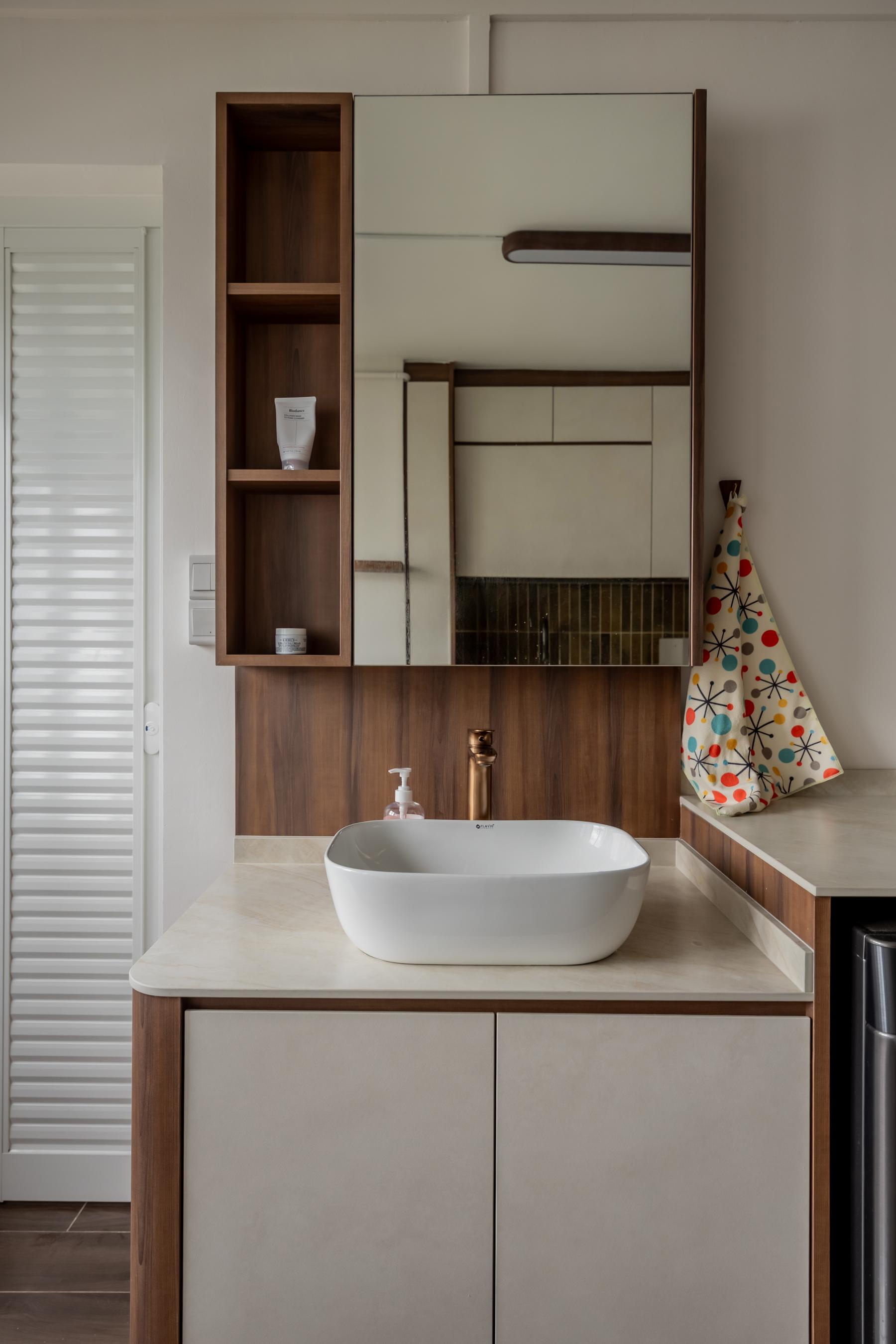 Scandinavian Bathroom with Countertop and Mirror