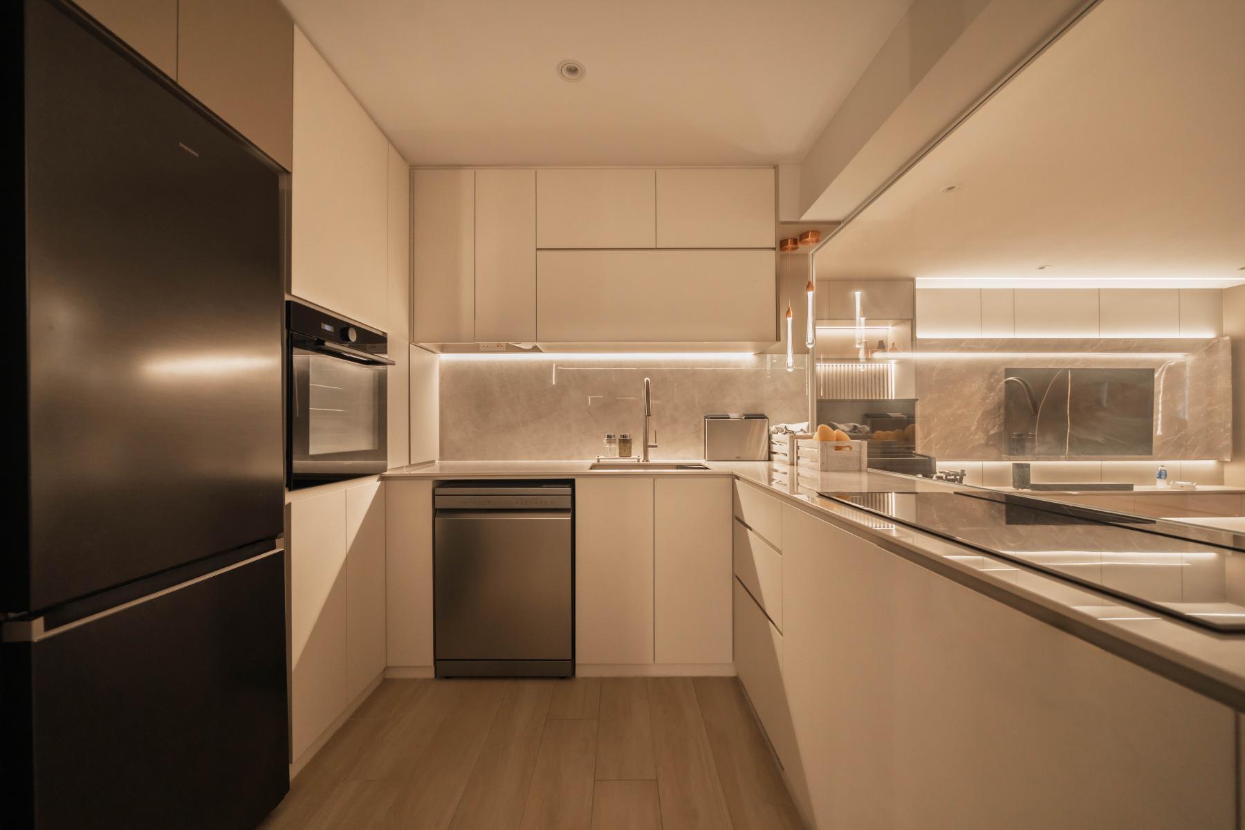 Contemporary Kitchen with Countertop and Vinyl Flooring