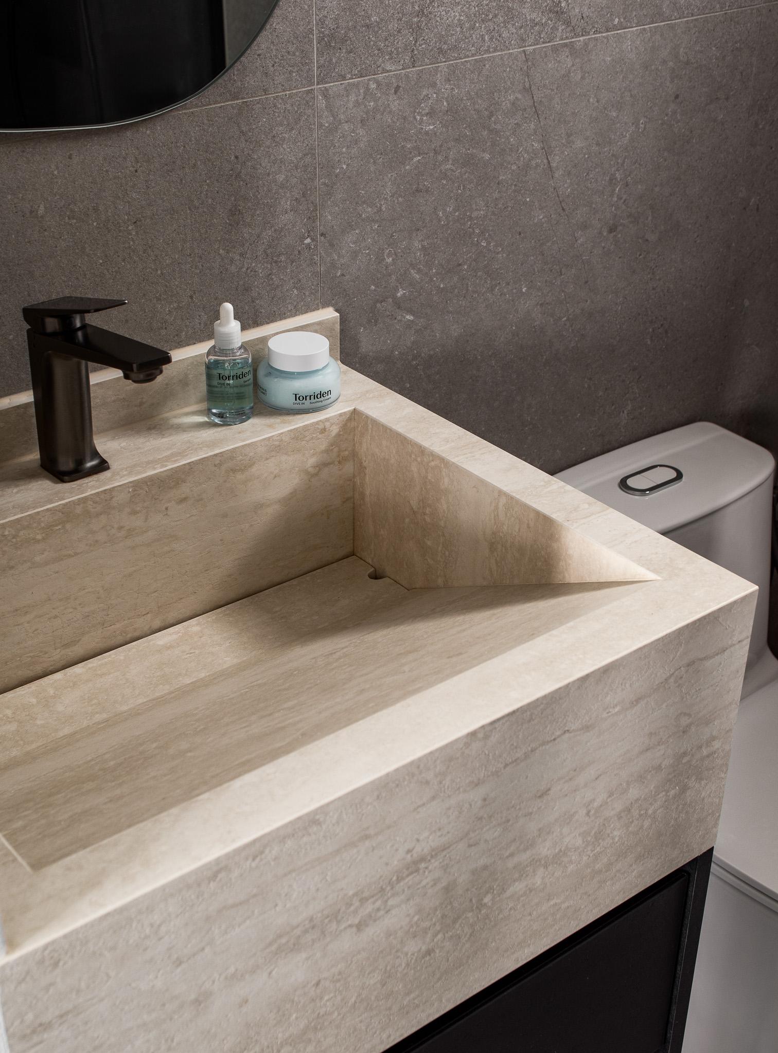 Modern Bathroom with Mirror and Bathroom Mirrors