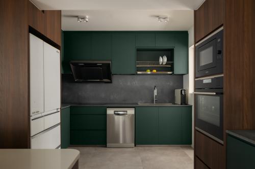 Contemporary Kitchen at Toa Payoh Ridge
