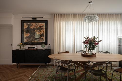 Modern Living Room at Boon Tiong Road