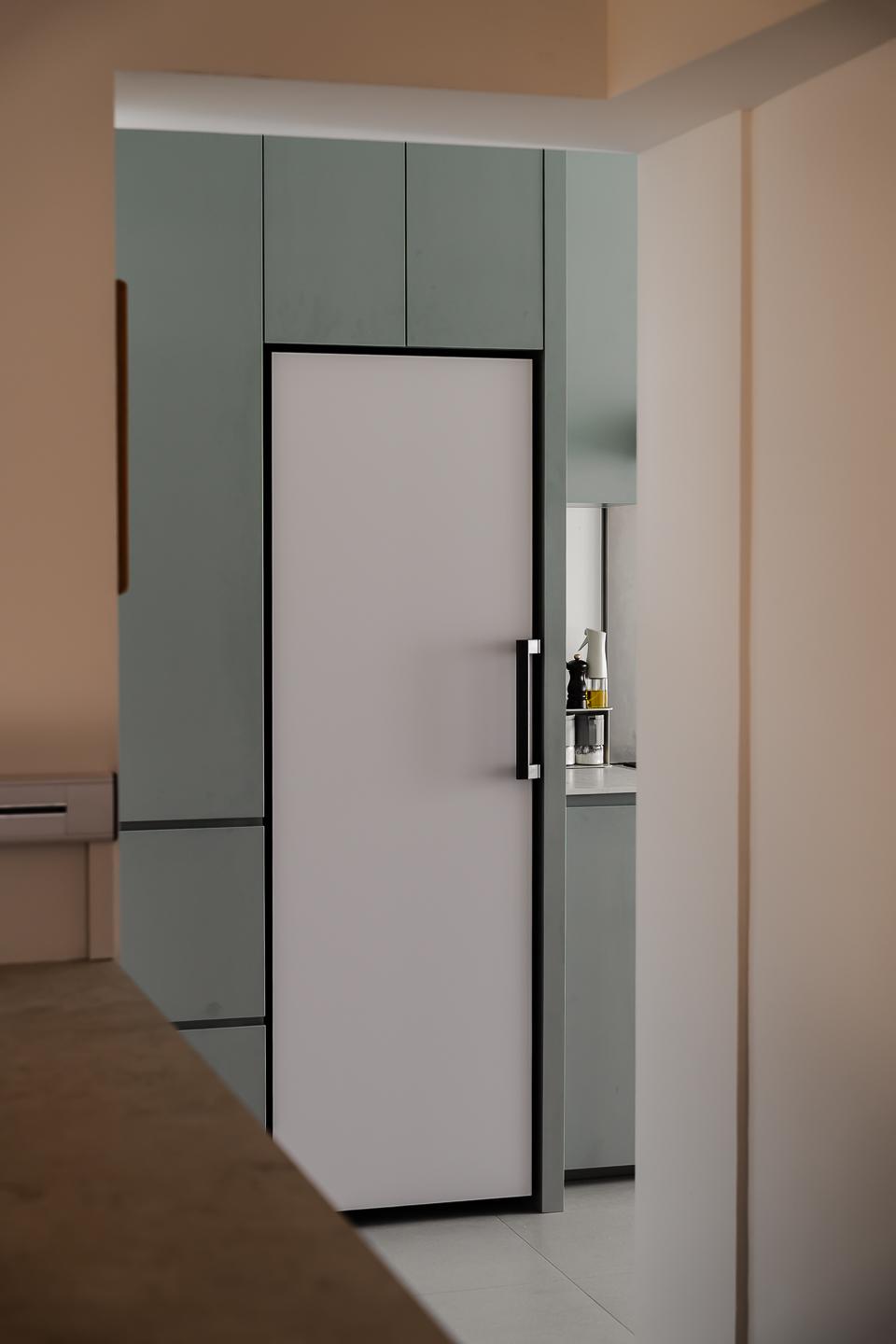 Modern Kitchen with Open Kitchen and Drawer Units