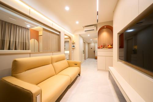 Modern Living Room at 223 Guilemard Rd Mori