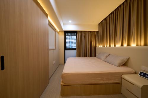 Modern Bedroom at 223 Guilemard Rd Mori
