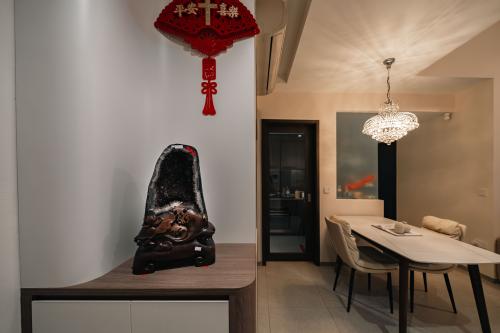 Modern Dining Room at Inz Resident 74 Choa Chu Kang Ave 5