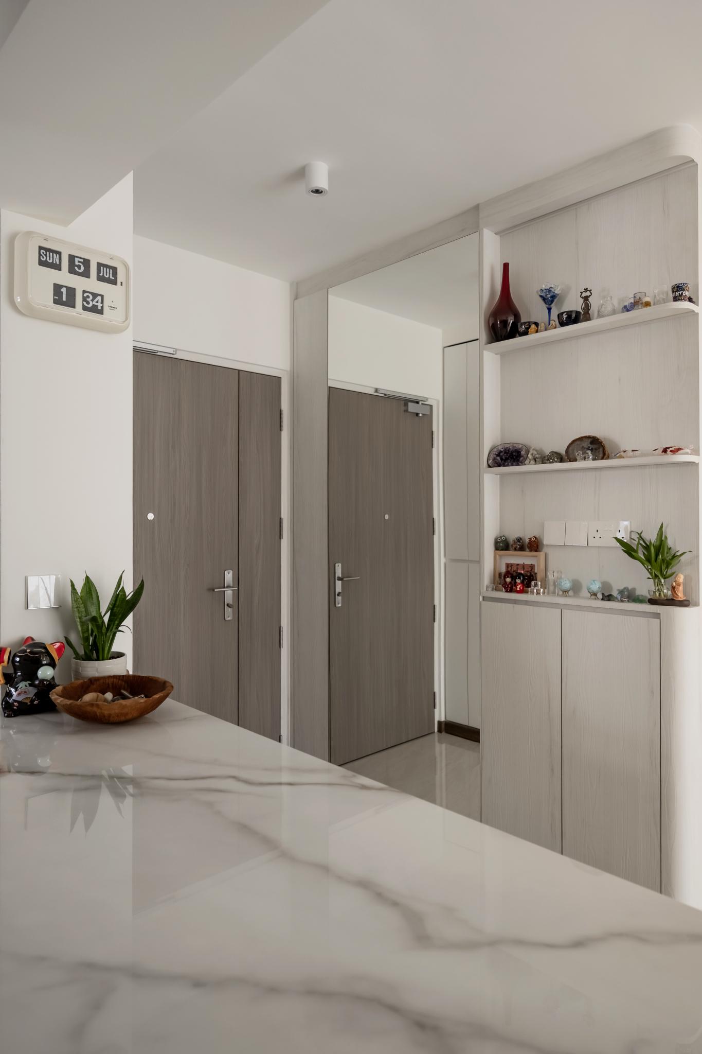 Modern Foyer with Mirror and Open Storage