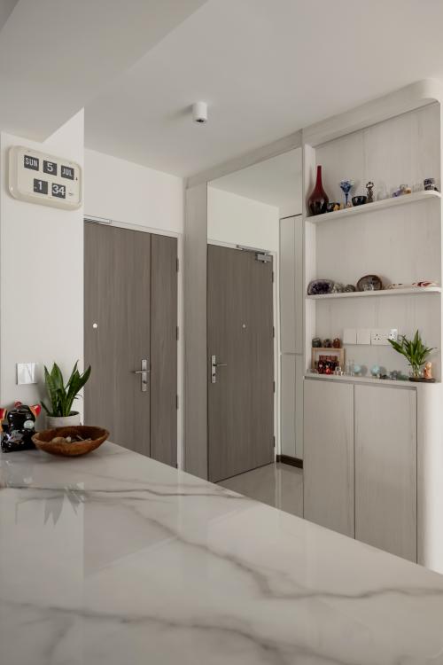 Modern Foyer at Macpherson Weave 95B Circuit Road