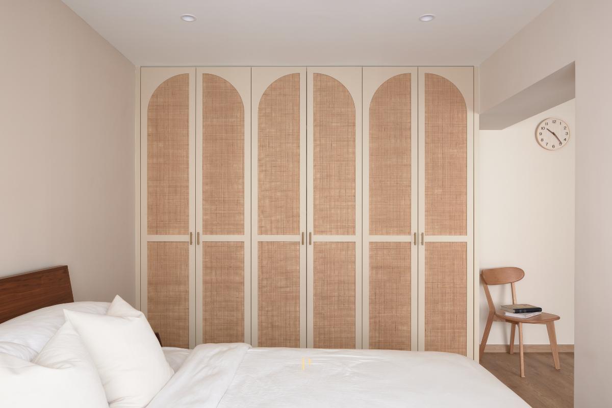 Minimalist Bedroom with Vinyl Flooring and Wardrobe