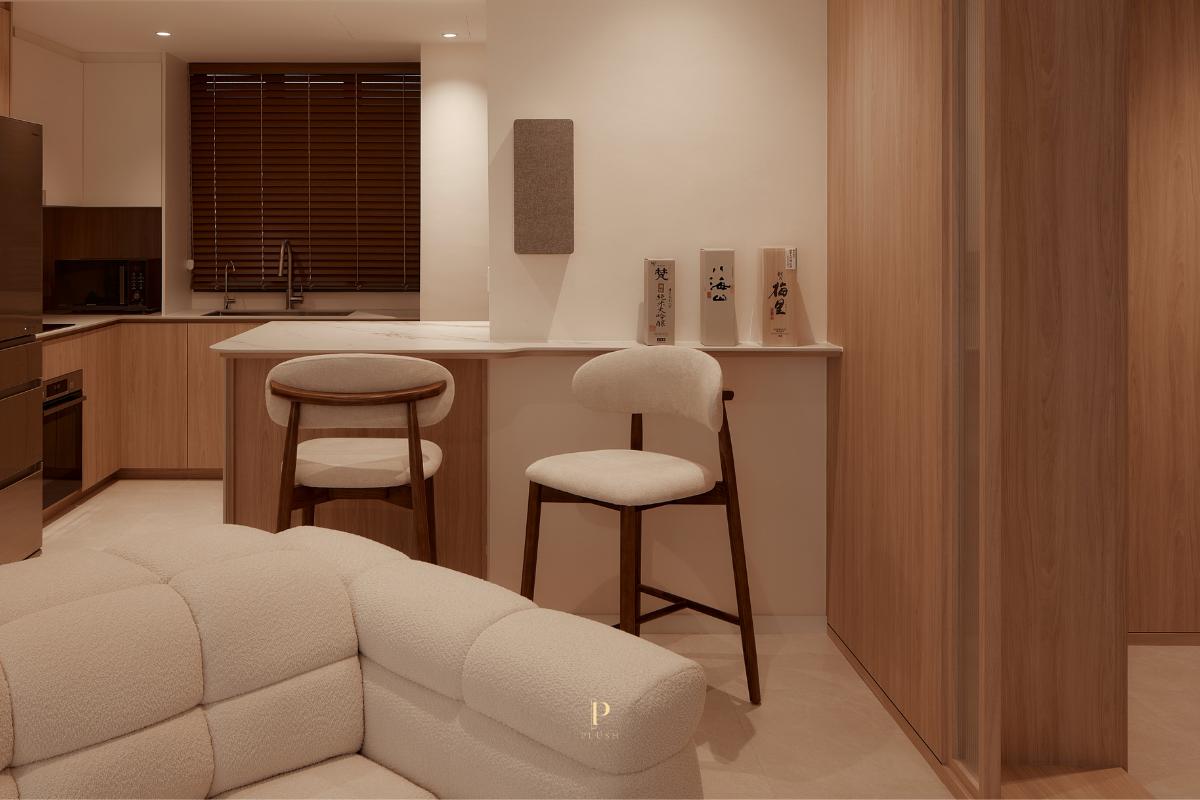 Minimalist Kitchen with Countertop and Open Kitchen