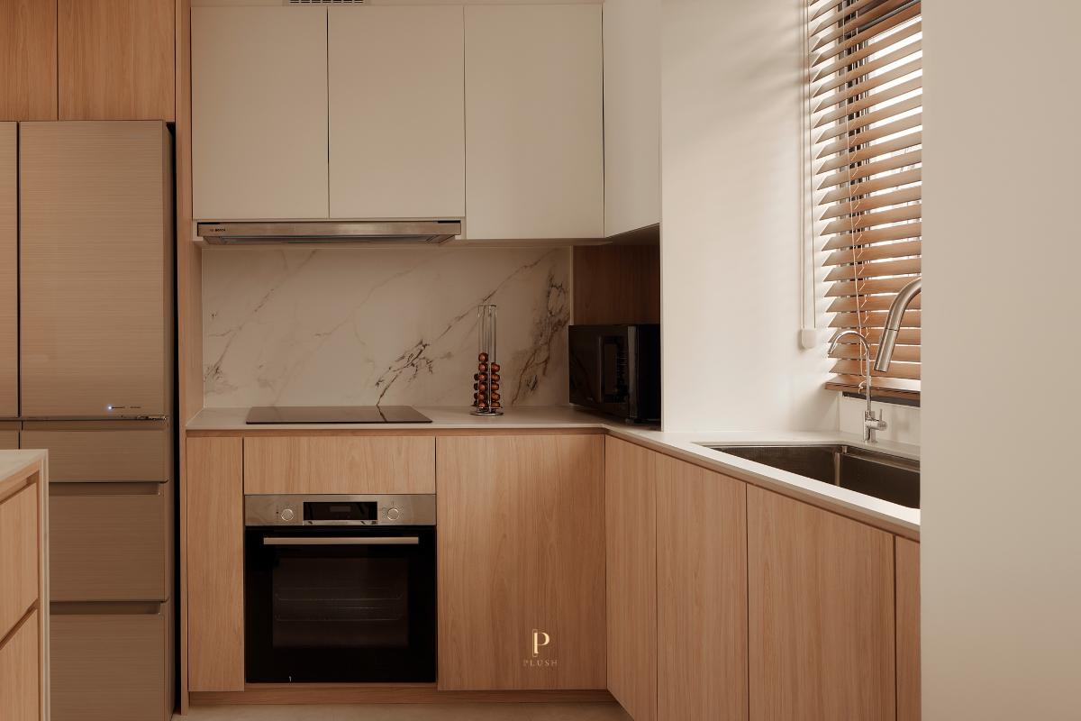 Minimalist Kitchen with Countertop and Kitchen Island