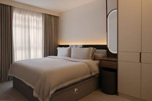 Minimalist Bedroom at 589C Pasir Ris Drive 3